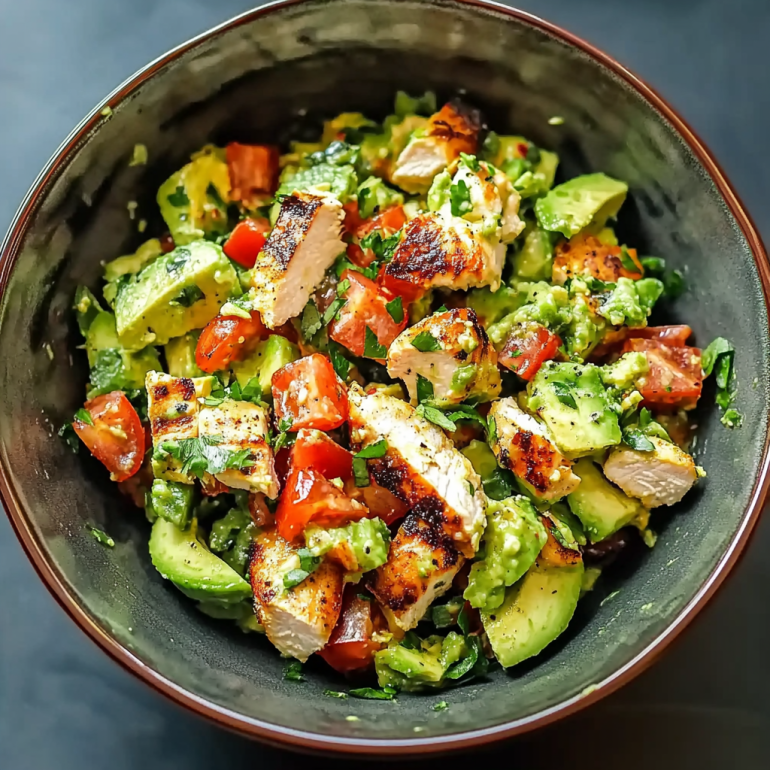 Avocado Chicken Salad: A Creamy Delight for Lunch!